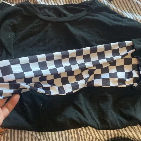 Clothes - Picture 11 of 16